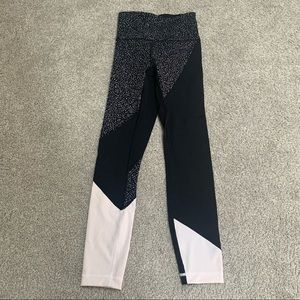 Lululemon black & white leggings, size 2, EUC